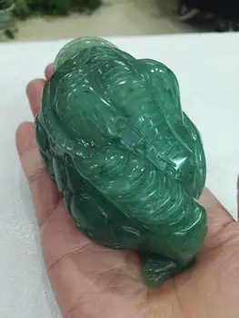 

Hand-carved natural Dongling jade toad ornaments