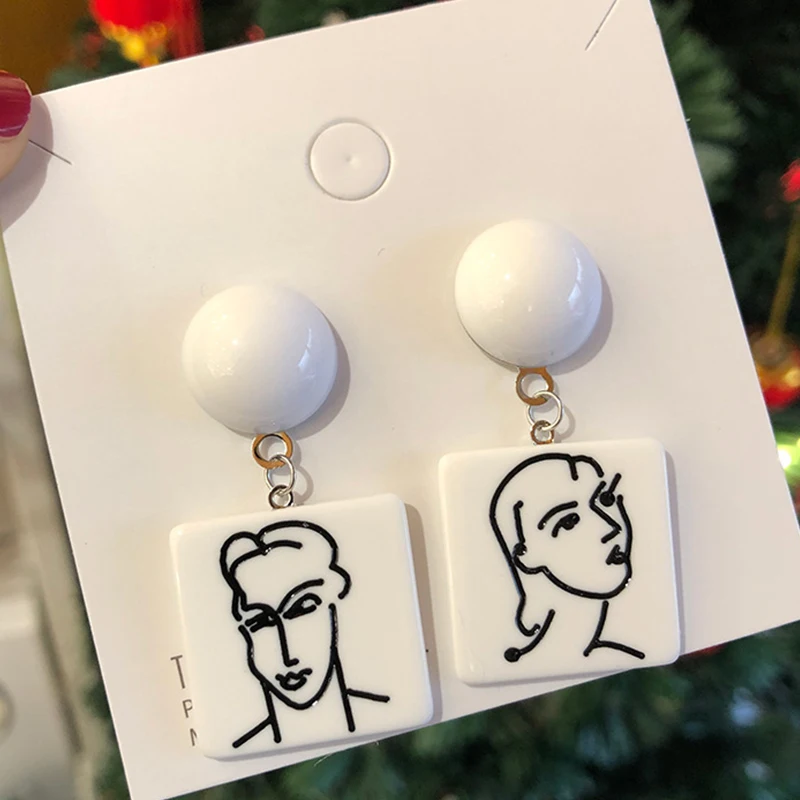 

2019 Fashion Creative Minimalist Design Acrylic Asymmetric Abstract Face Dangle Earrings Simple Resin Geometric Earing for Women