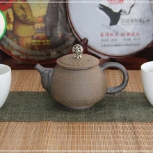 Простой керамический китайский чайник для набора Кунг Фу Ча Дикая слива в руке 140 мл