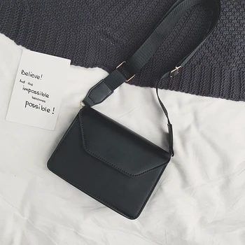 

Chic bag female 2020 female bag wide shoulder strap Messenger bag student Sen small square bag