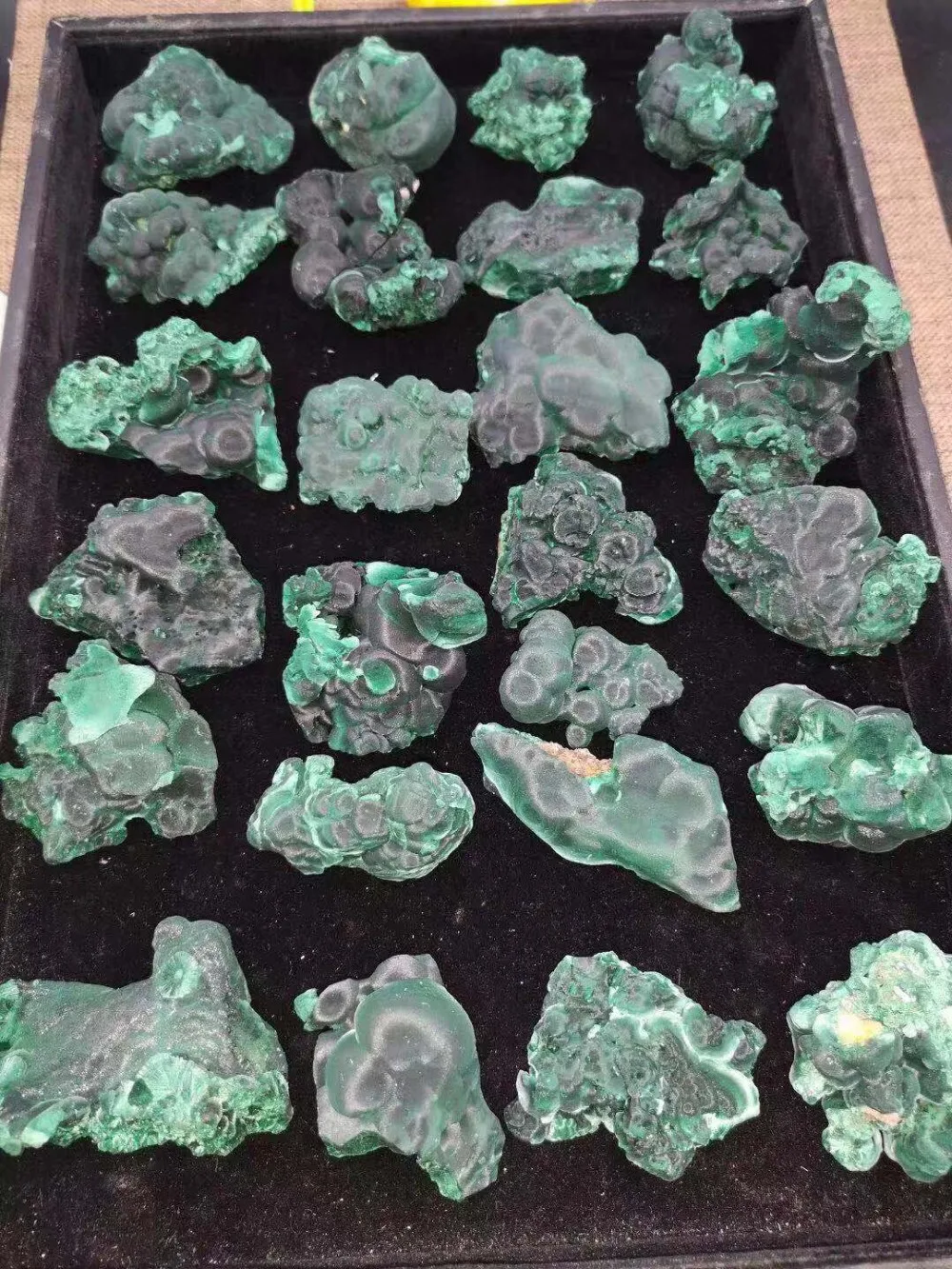 Natural malachite ore decoration raw ore original mineral gemstones crystal Natural malachite ore decoration raw ore original mineral gemstones crystal