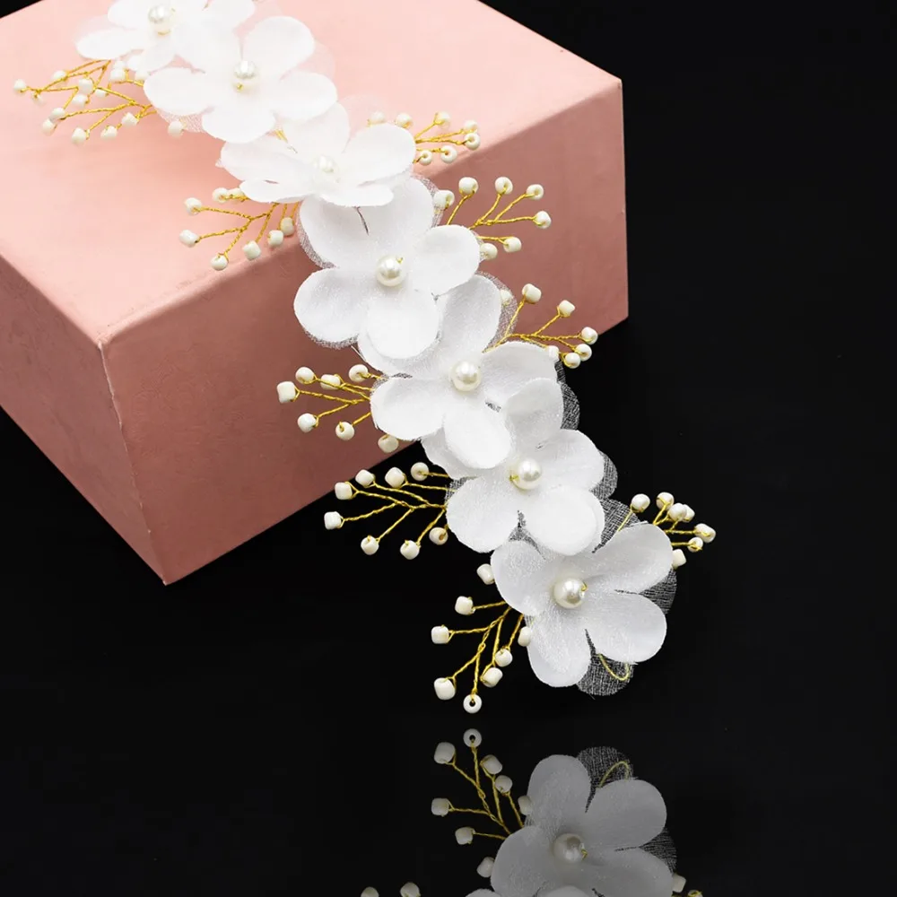 Свадебный налобный головной убор с золотыми металлическими бусинами и цветами