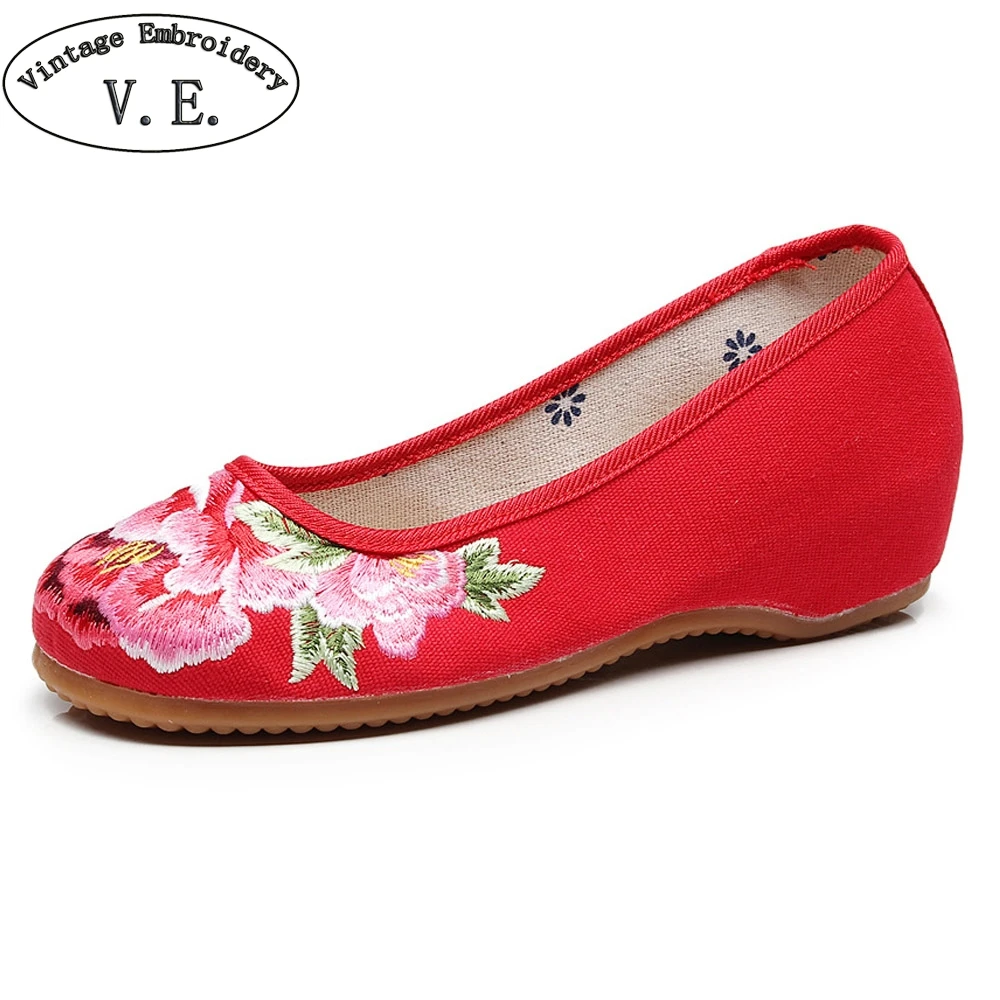 

Vintage Embroidery Slip On Women Flat Shoes Ladies Ballets Denim Embroidered Chinese Wedding Shoes Tenis Feminino Casual