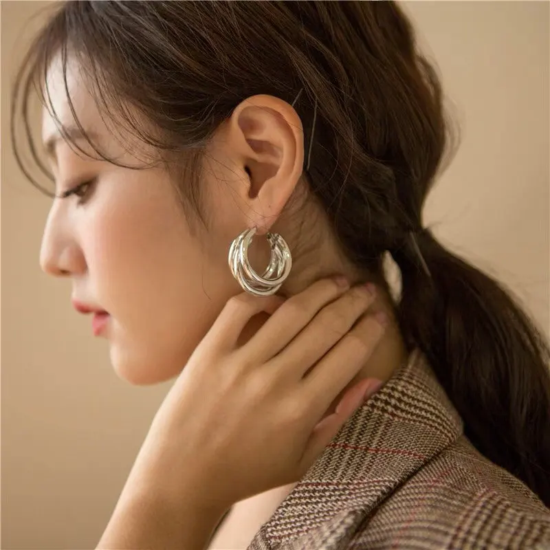 

Korean Silver Gold Tube Earrings For Women Twist Hoop Earring Minimalist Round Circle Big Chunky Earings 2019 Femme Jewelry Gift