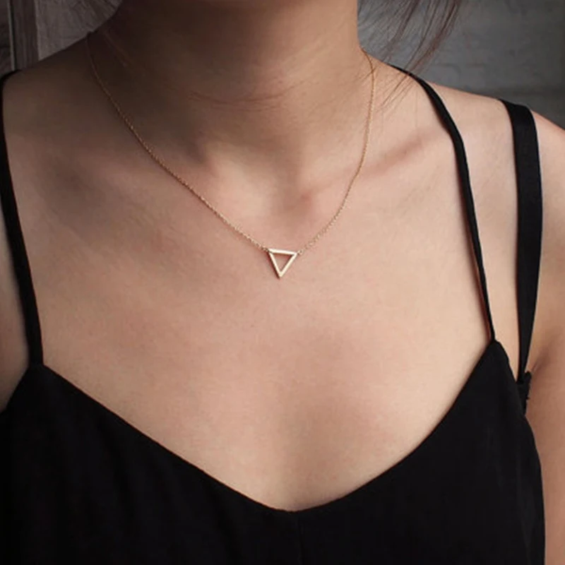 

Delicate Simple Chain Necklaces Hollowed Triangle Necklace Little Mini Gold Color/Silver Color Triangle Necklace For Women