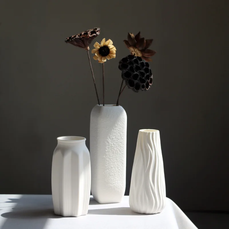 Modern Art Fashion Style White Ceramic Flower Vase Creative Home Decoration Tabletop Vase