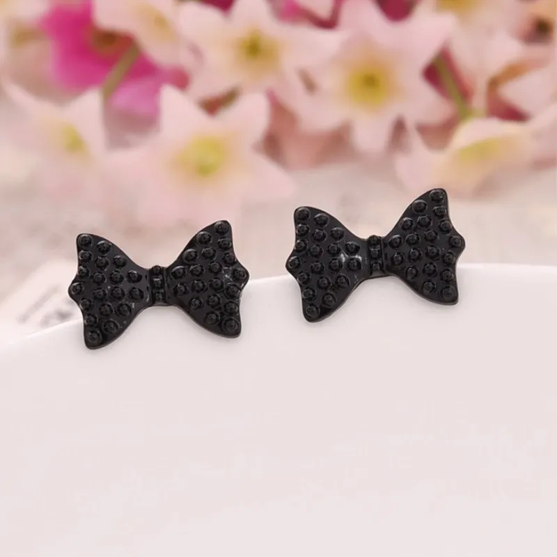 

Vintage Black Bow Stud Earrings Simple Cute Butterfly Earrings for Women Fashion Ear Stud Party Wedding Jewelry Gift Wholesale