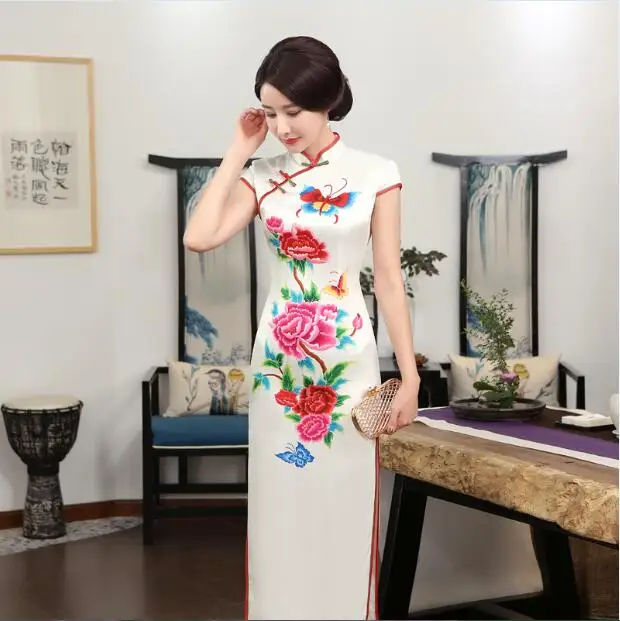 Китайское национальное длинное платье женские шелковые Cheongsam S до 3XL - Цвет: Бежевый
