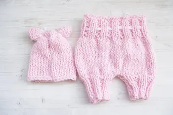 

Baby Bloomers and hat hand knitted Pink Baby cloth Set Newborn Photo Prop pants /shorts