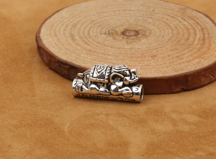 silver-tiger-beads001f