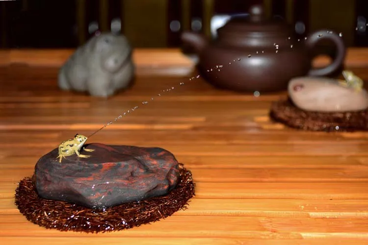 Yixing zisha toad tea pet, водяной спрей лягушка zi sha кунг-фу чай украшение для домашних животных, чайный сервиз аксессуары