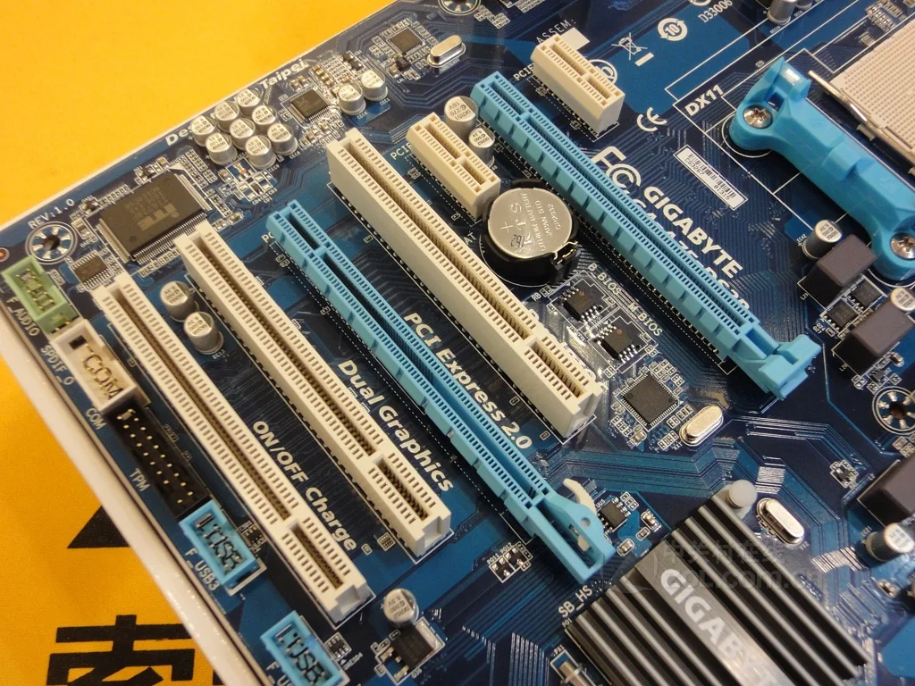 Материнская плата Gigabyte 100% оригинальная десктопная материнская DDR3 стандартная FM1