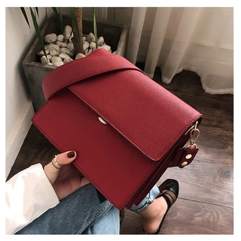 

Hot 2019 Classic Small Flap Cross body Bag with Plaid Strap Women PU Leather Handbag Lady Messenger Bag For Female bolsas qq141