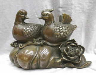 

Antique bronze Pure Copper Brass 10 "China bronze esculpida amor Lotus mandarim pato escultura de cobre fino