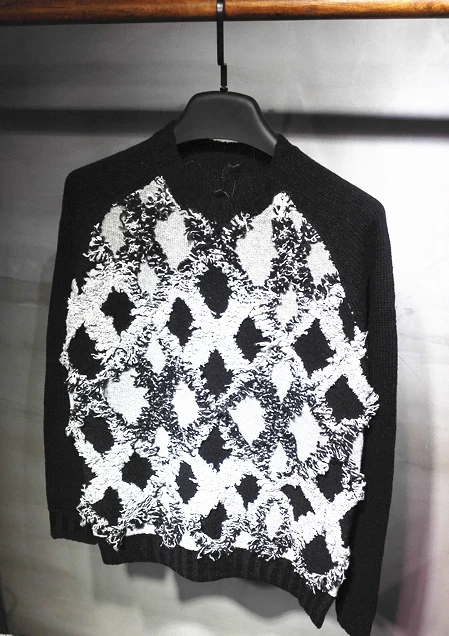 2017 NEW men's black white sweater