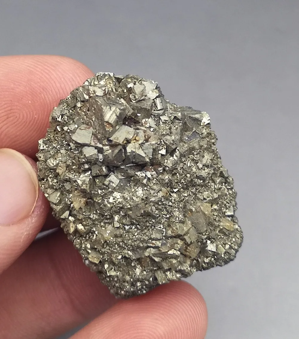 Золото дураков минерал халькопирит. Сфалерит минерал. Пирротин руда. Марказит лучистый колчедан. Марказит (лучистый колчедан)fes2.