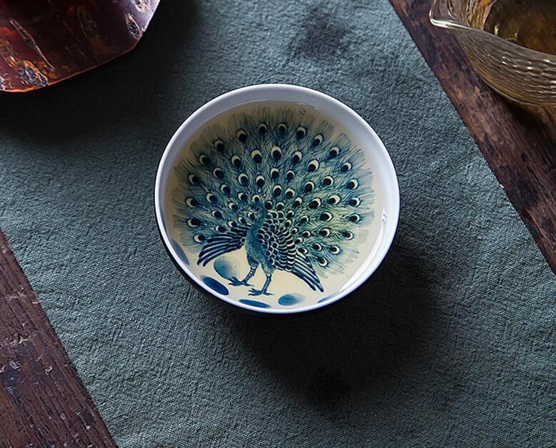 Ручная роспись зеленый павлин мастер чашки Jingdezhen Керамические кунг фу Чайные