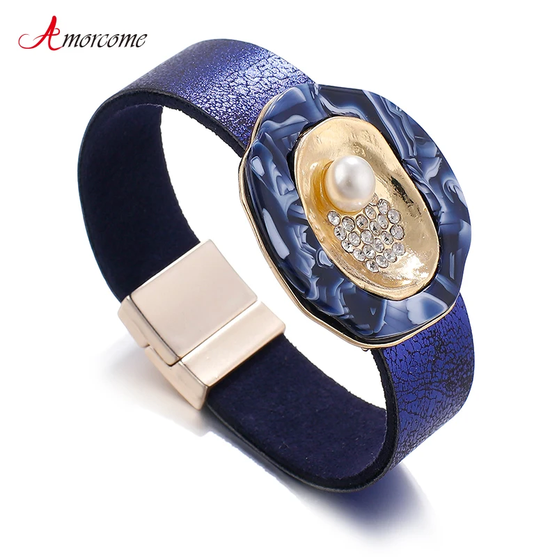 Amorcome элегантные кожаные браслеты для женщин Мода Кристалл богемная накидка широкий браслет с жемчужными подвесками женские вечерние ювелирные изделия
