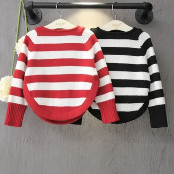 

Baby Girl Sweater Autumn Winter Bat Sleeves Hooded Sweaters for Kids Clothes Children Striped Pullover Clothing 2017 New Arrival