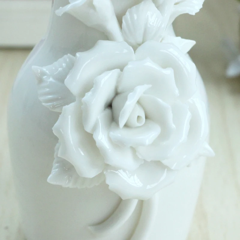 White-porcelain-vase-ceramic-mini-flower-holder-marriage-decoration-flower-ower