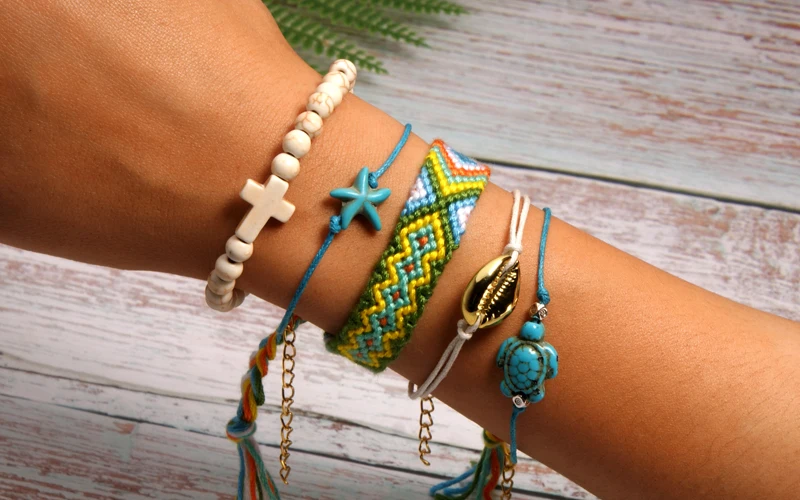 MOON GIRL 5 Pieces Puka Shell Bracelet Set Turtle Starfish Cross Beads Boho Weave Bracelet for Women Friendship Jewelry Dropship