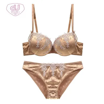 

New Product Luxurious Comfortable Printing Black Snow Wedding Red Gather Together Underwear Ventilation Sexy Bras Suit Lingerie