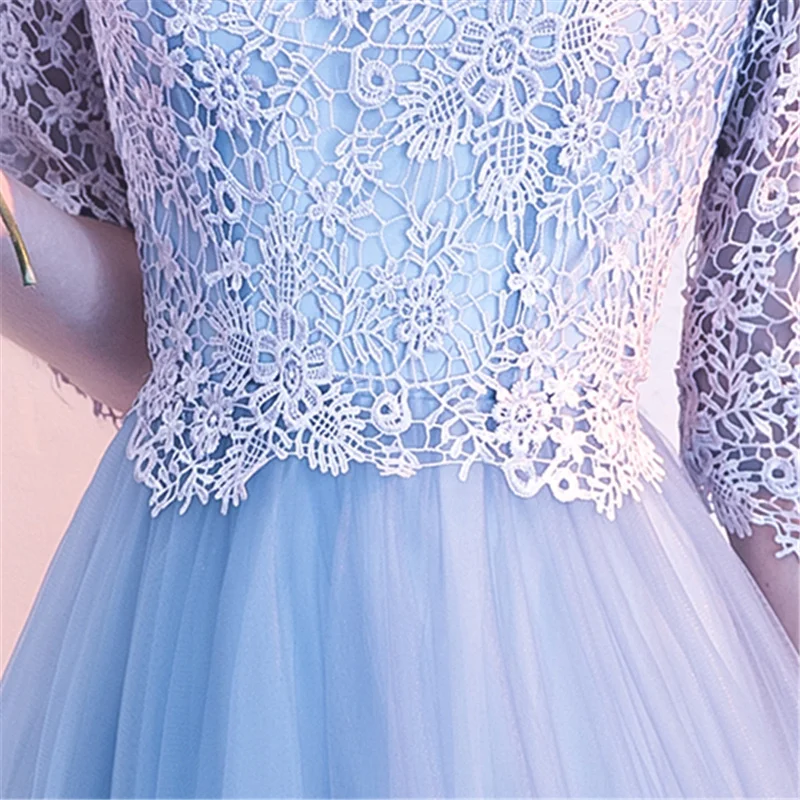 Это YiiYa вечернее платье снежный узор с принтом небесно-голубого цвета Длинные вечерние платья на молнии с круглым вырезом с коротким рукавом Вечерние платья E037