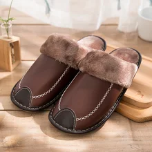 Новинка; зимние мужские домашние теплые тапочки из плюша и искусственной кожи; Лоскутные тапочки на плоской подошве; прошитая повседневная мужская обувь размера плюс; большой размер 44