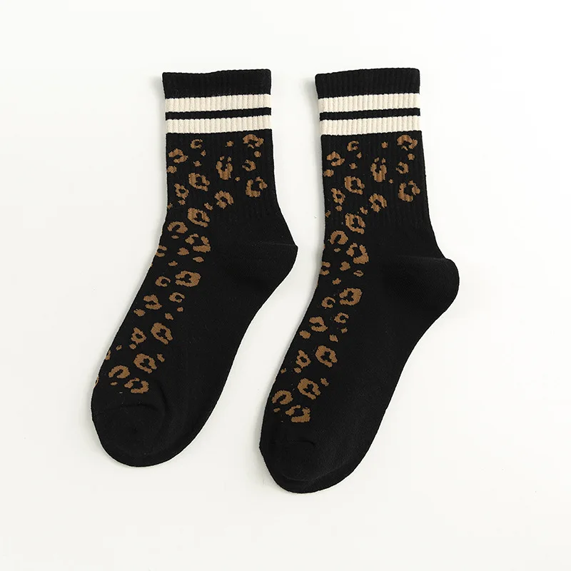 Женские носки леопардовые 1 пара осенние новые хлопковые дышащие дезодорирующие модные длинные носки в Корейском стиле - Цвет: Черный