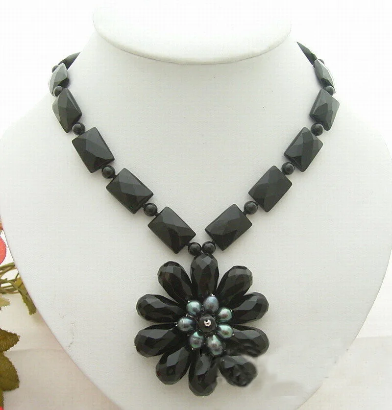 

Beautiful! Black Pearl&Onyx Necklace