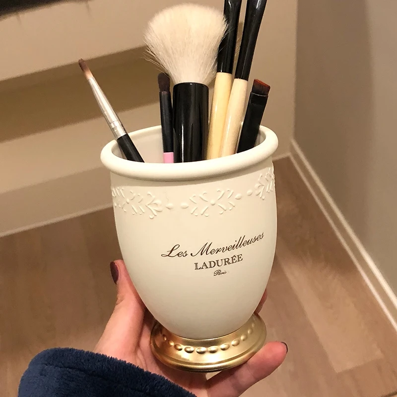 Exquisite Carved Portrait Cosmetic Storage Tube Pen Brush Makeup Bucket Desktop Office Articles Organizer Box Sundries Container