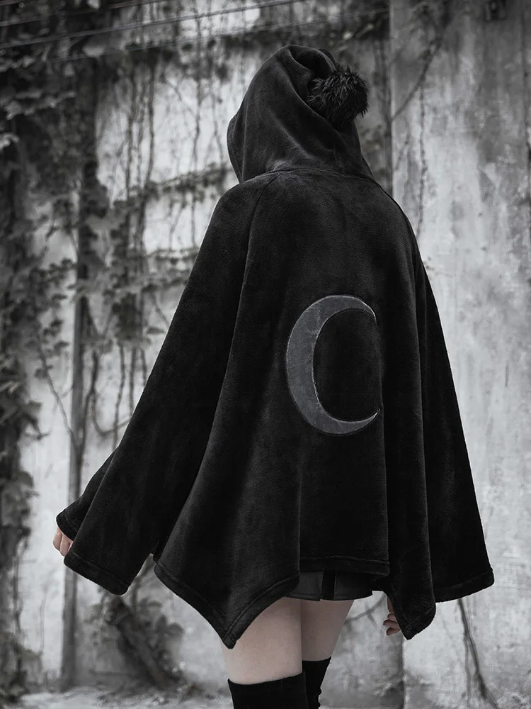 2018 Punk Poncho Femme Cape Women Hooded Halloween Cape Chic Stylish