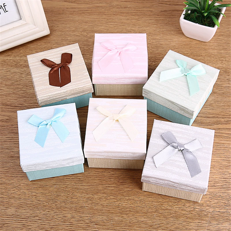 

8SEASONS 9x8.5x5cm Bowknot Ribbon Cube Paper Jewelry Box Watch Boxes With Black Small Pillow Gift Packing Display Wholesale 1 PC