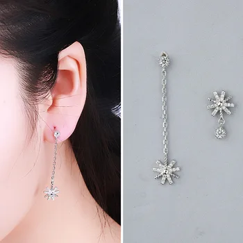 

Manufacturers Selling Female S925 Ear Snowflakes Mosaic Asymmetric Eardrop Fashion Silver Jewellery Undertakes