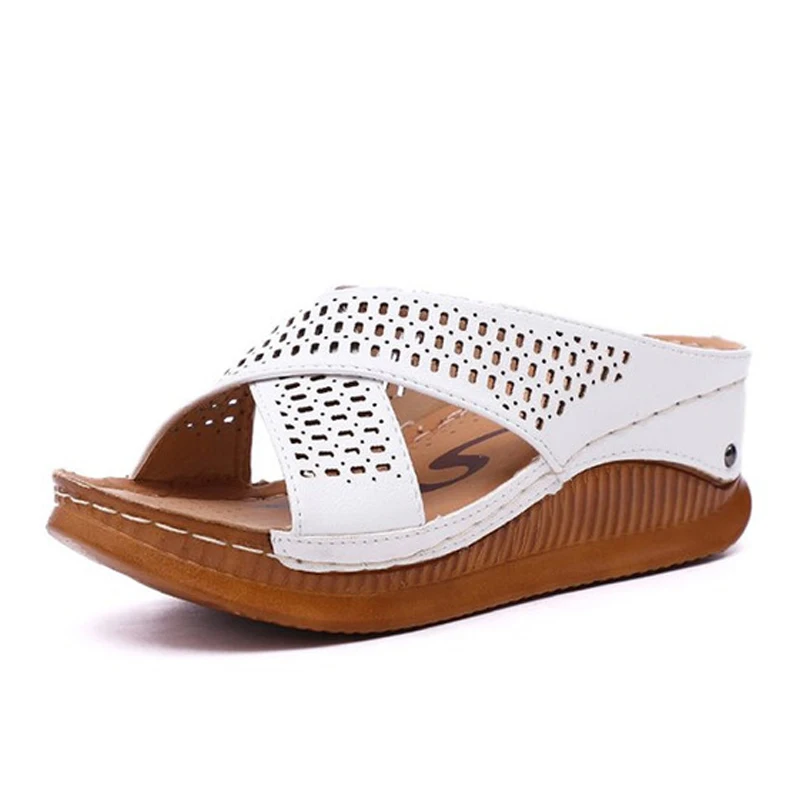 YAERNI/Новинка; женская тапочка на платформе в римском стиле; Повседневная Удобная Летняя женская обувь с открытым носком; мягкая обувь; Размеры 35-40 - Цвет: Белый