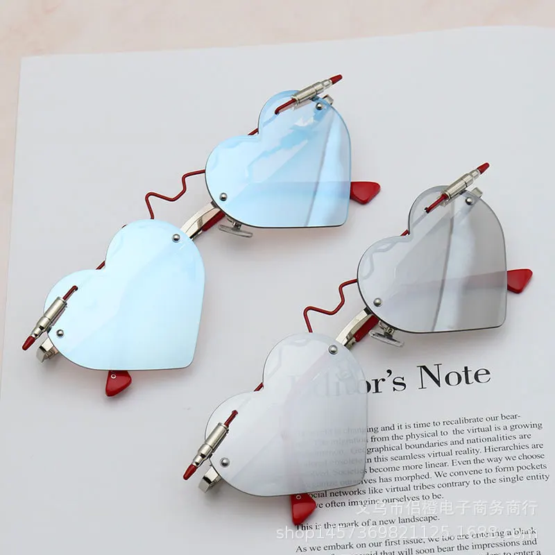 

Star of The Same Style, Bullet Piercing Shape Sunglasses, Female Stars Fashionable Love Sunglasses, Transparent Glasses