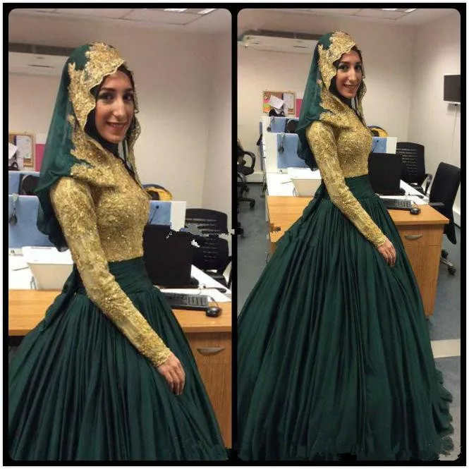 modest-emerald-green-and-gold-muslim-ball-gown-beaded-lace-long-sleeve-evening-dresses-2018-arabic-dubai-party-prom-gowns-vintage-dress (1)_