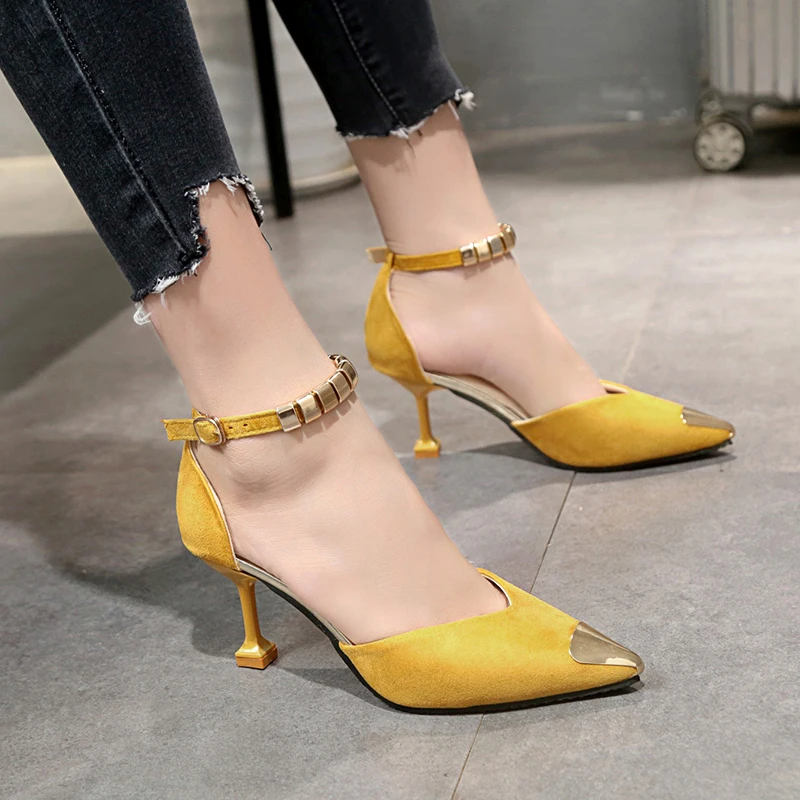 Lucyever/ г.; летние модные женские туфли-лодочки; пикантные женские туфли-лодочки на тонком высоком каблуке с острым носком; обувь с металлической пряжкой на ремешке; женская обувь на шпильках