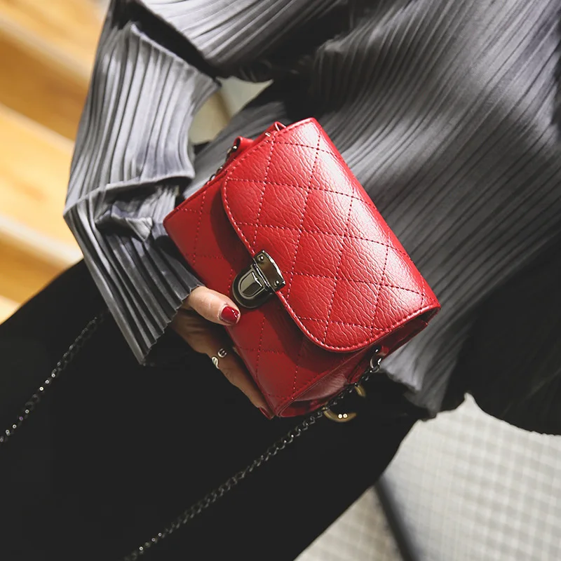 

The new han edition 2018 female BaoLing chain small package