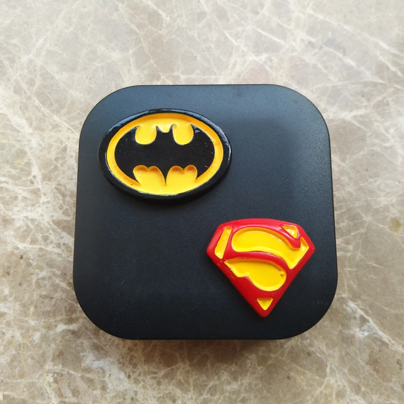 Pcs Kontaktlinsen Fall Für Spiegel Harz Nette Großhandel Batman Diy Superman Lot Container Box Linsen Mit 100 Farbe Liusventina YaqSW