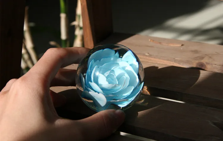 Стеклянный хрустальный шар искусственный цветок Свадебные подарки имитация вечной жизни розы шар в форме сердца многоцветный на выбор