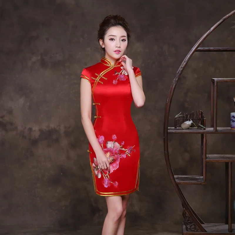 2018 Limited Embroidery Cheongsam Sexy Qipao Women Traditional Chinese ...