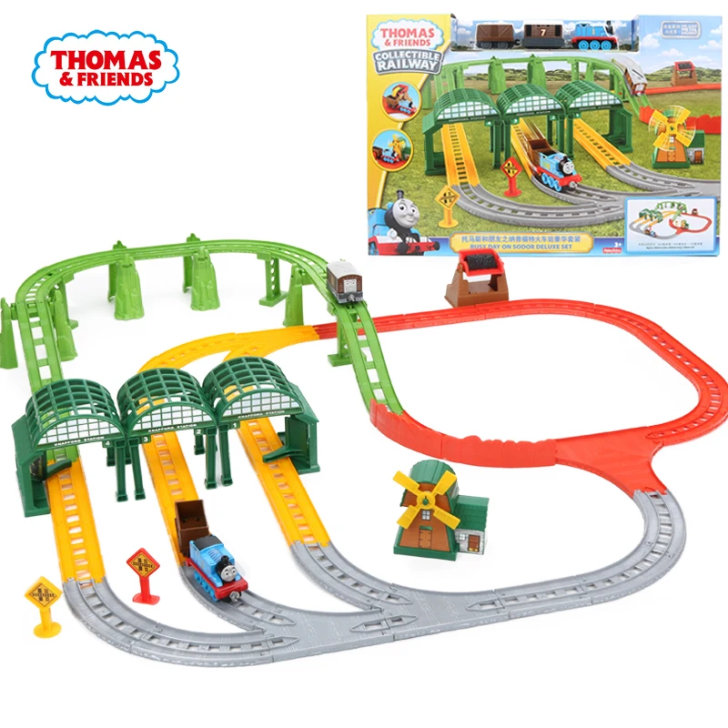 

Thomas & Friends Collectible Railway Busy Day on Sodor Deluxe Set Diecast Metal Engines Playset Wooden Train Track Accessories