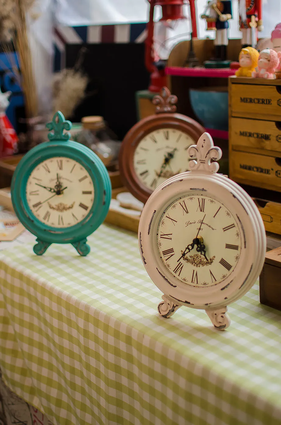 Download Wooden European Antique Style Crafts Rural garden Vintage metal Table Clock-in Desk & Table ...