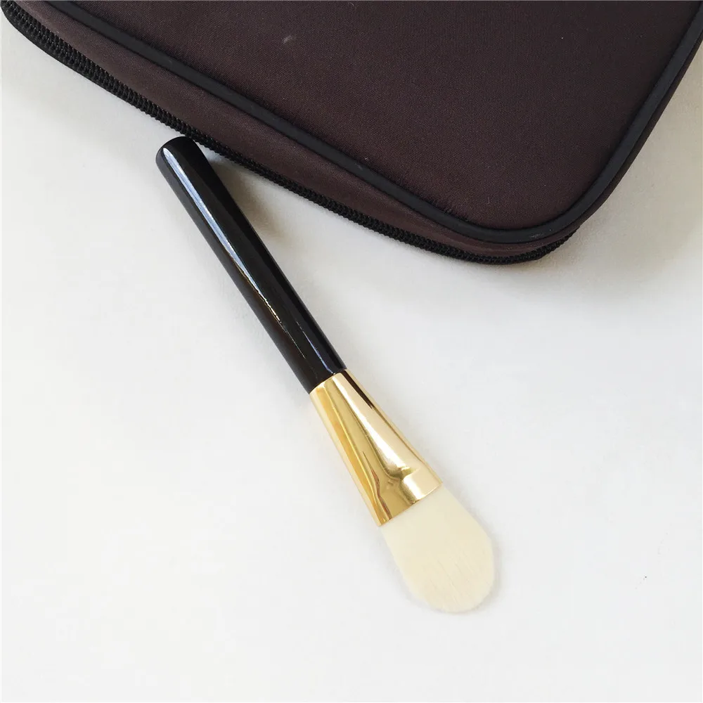 yani TF-SERIES FOUNDATION BRUSH 01 _ 2