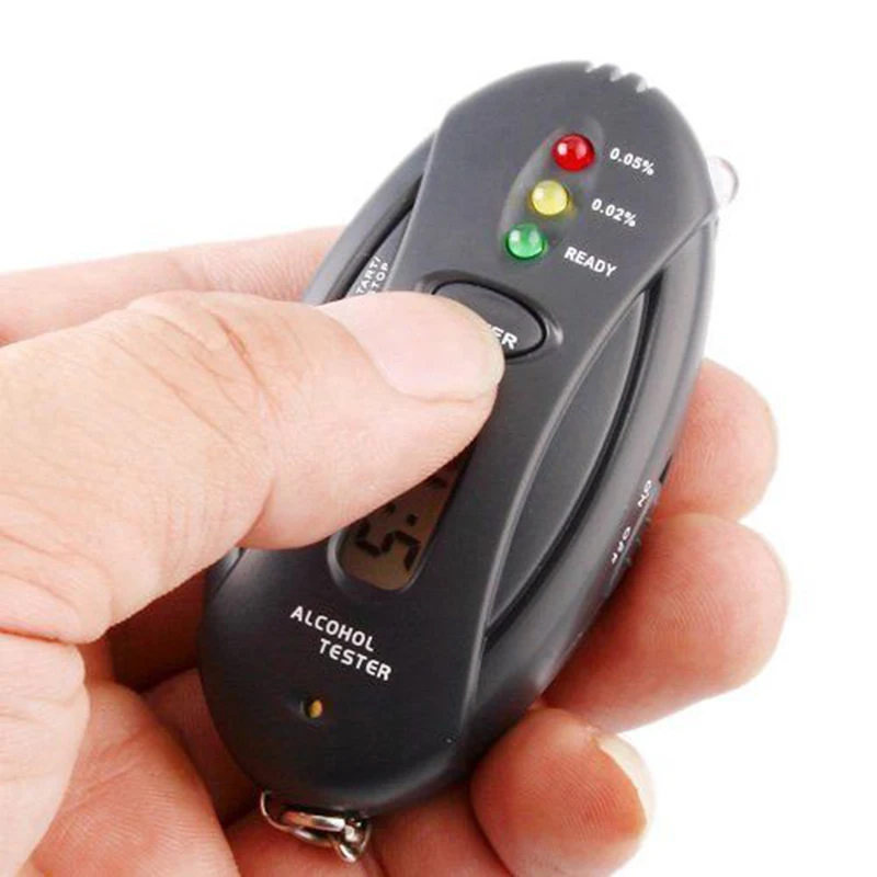 السيارات المحمولة البسيطة LCD الرقمية الكحول النفس محلل تستر المحمولة اليد نفخ جهاز اختبار شرب الكحوليات ل سكران القيادة عرض السيارات المحمولة البسيطة LCD الرقمية الكحول النفس محلل تستر المحمولة اليد نفخ جهاز اختبار شرب الكحوليات ل سكران القيادة عرض