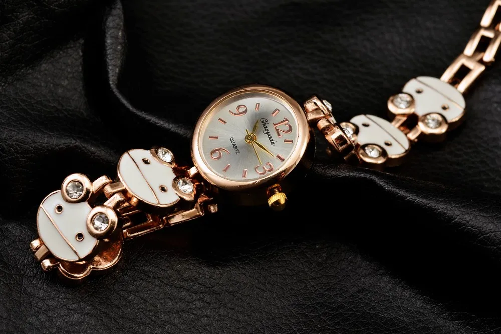 2021 New Fashion Slim Women Bracelet watches Lady Luxury Brand new Quartz wristwatch women skeleton sexy watch