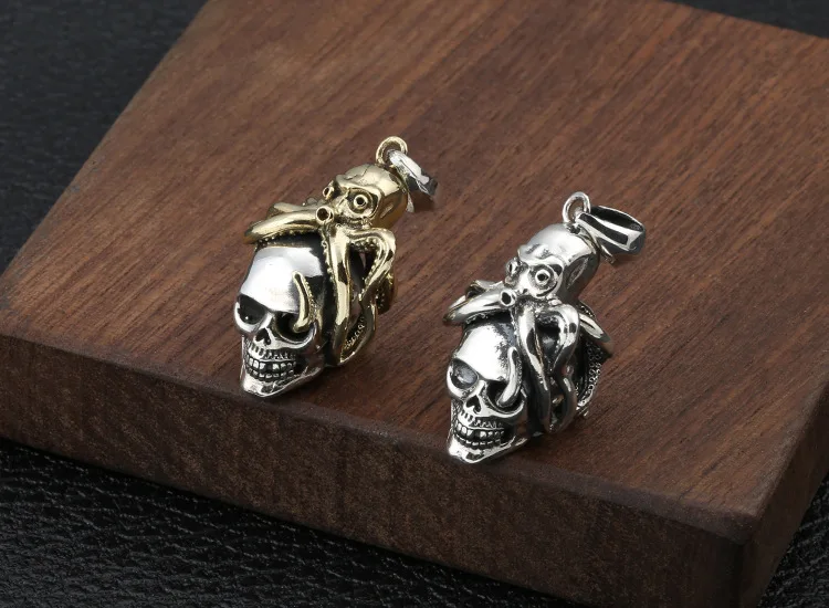 silver-skull-pendant009e