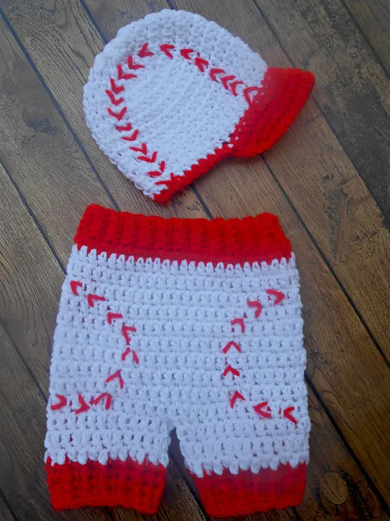 Вязание крючком Детские Красный/Белый Бейсбол газетчик Шапки с подгузник комплект для малышей, новорожденных Hat наряд для фотосессий nb-3monthes