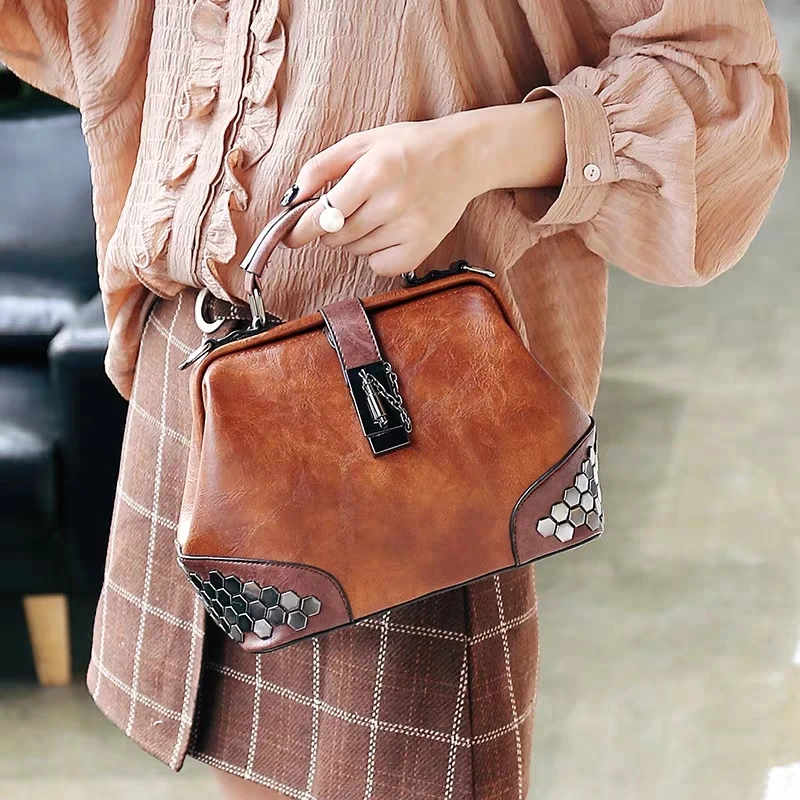 

Retro PU women bag ladies Messenger bag famous designer Messenger bag shoulder bag Boston vintage rivet doctor bag handbag hot